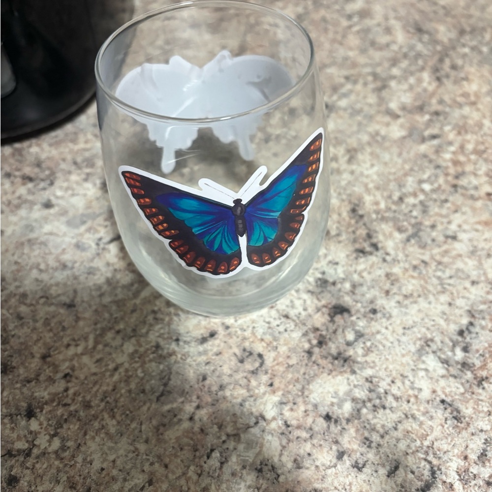 Butterfly Design Glass - Picture 5 of 6